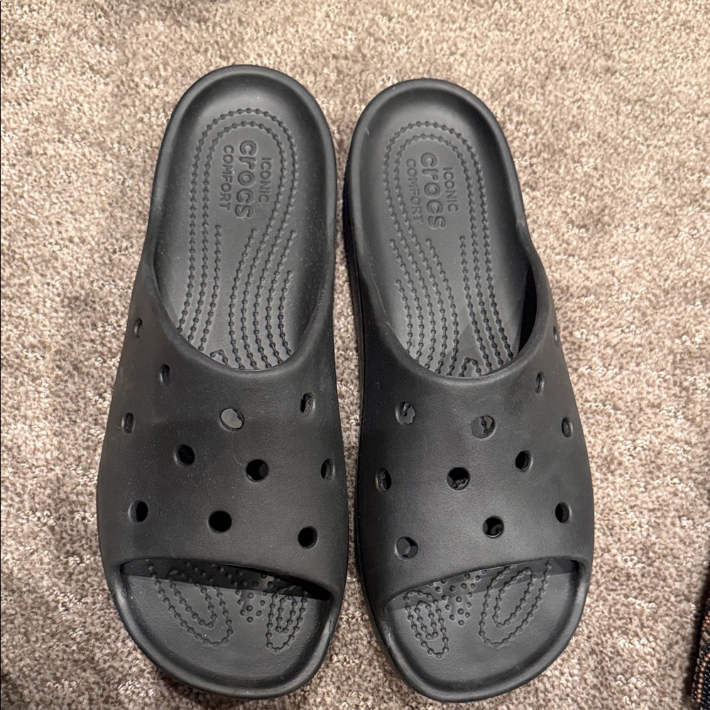 CROCS Classic Black Slide Sandals
